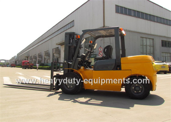 الصين Sinomtp FD50 Industrial Forklift Truck 5000Kg Rated Load Capacity With ISUZU Diesel Engine المزود