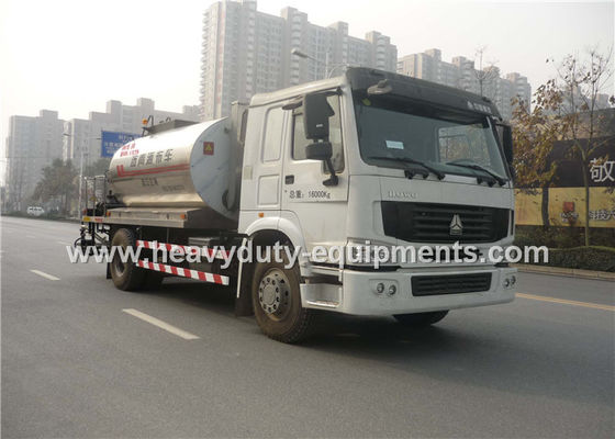 الصين Truck Mounted Type Liquid Asphalt Tanker With Pump Output 5 Ton / H المزود