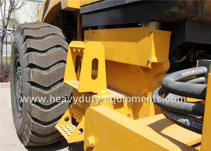 Shantui SR22M road roller use hydraulic vibration and steering compacting of soils